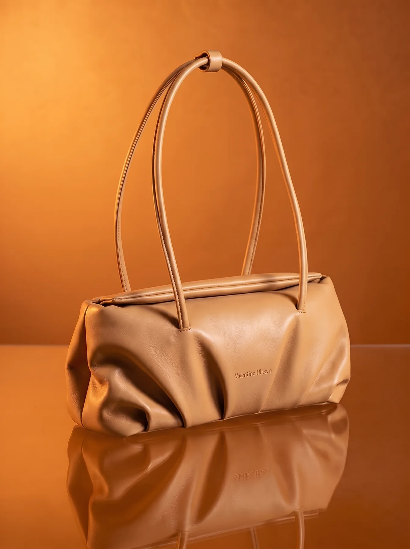 Bolsos, imagen 4 de campaña visual con IA