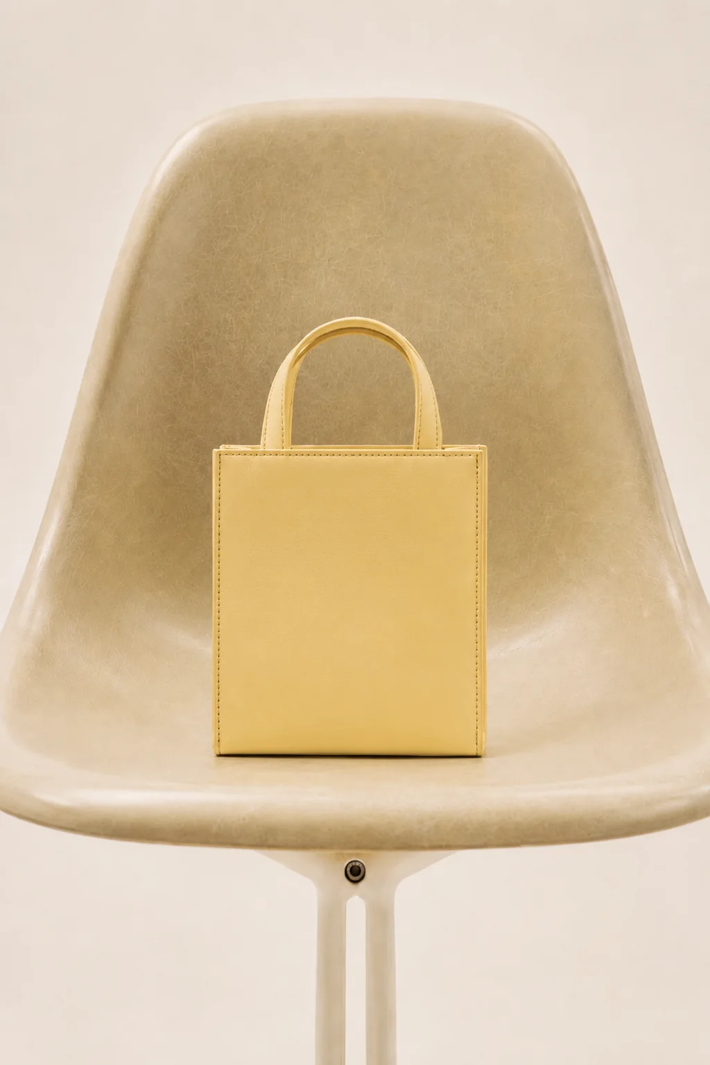 Bolsos, imagen 6 de campaña visual con IA